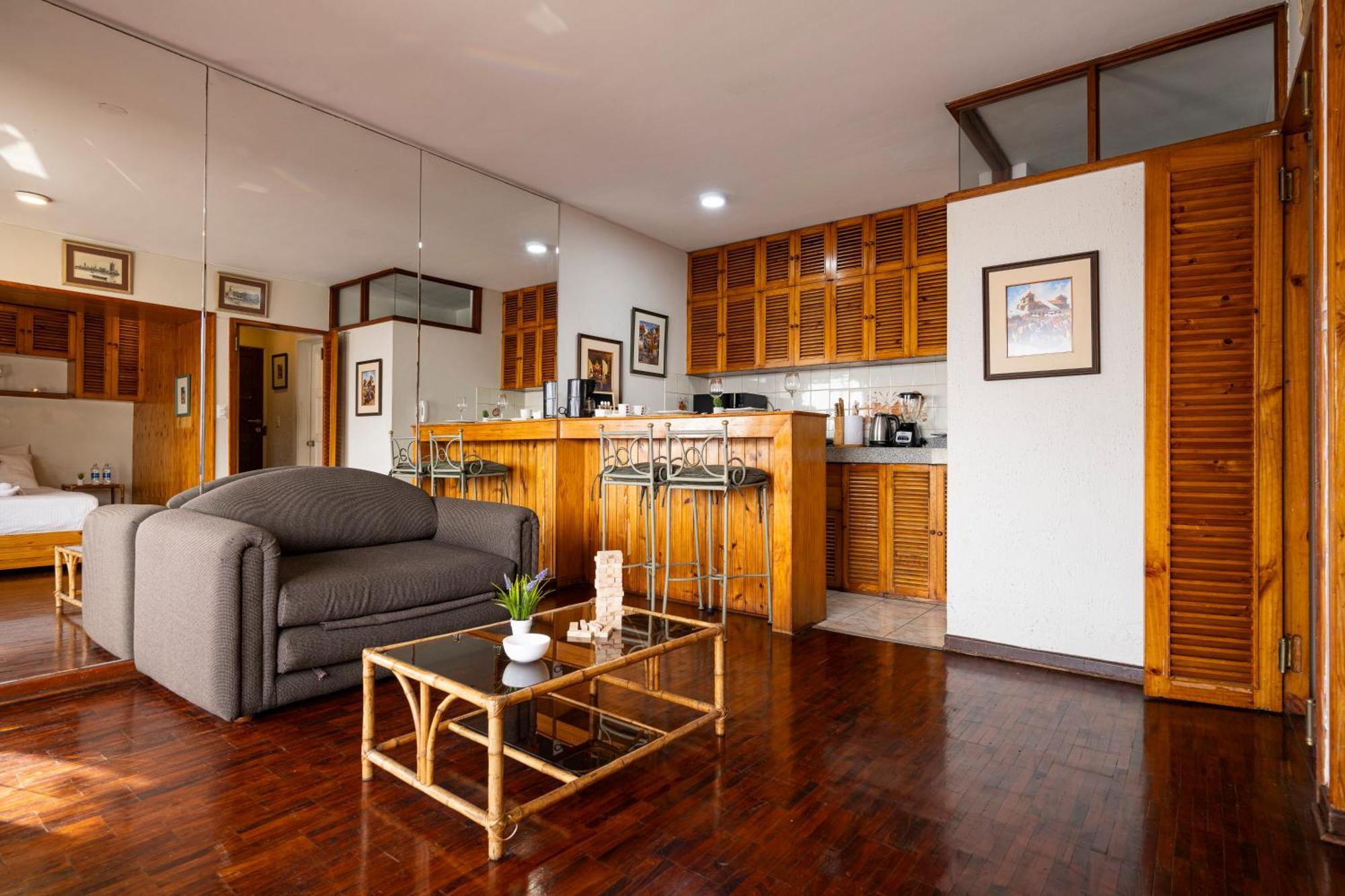 Chateau Studios By Vibrant Lima Extérieur photo