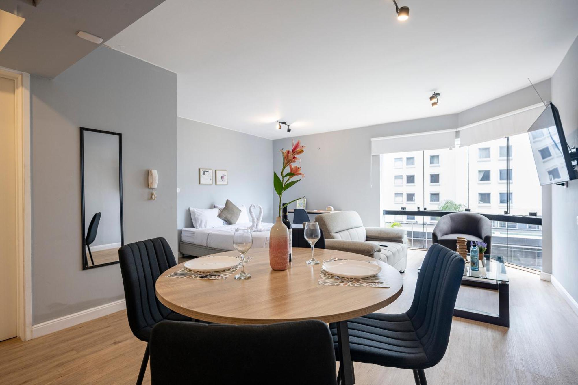 Chateau Studios By Vibrant Lima Extérieur photo